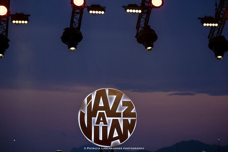 Dans l’ombre de Jazz à Juan 2026 — l’équipe technique en images