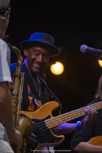Marcus Miller — Jazz à Juan 2026 — photo 10 — Jazz à Juan — Pinède Gould, Juan-les-Pins — 12 juillet 2026 — photographie de rivierajazzclub